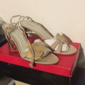 Gorgeous sandal that straps around the ankle